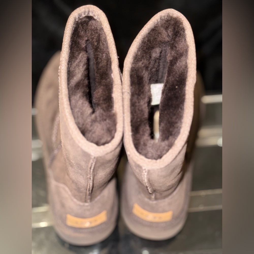 UGG Classic Short Boot In Brown New* - Picture 5 of 12
